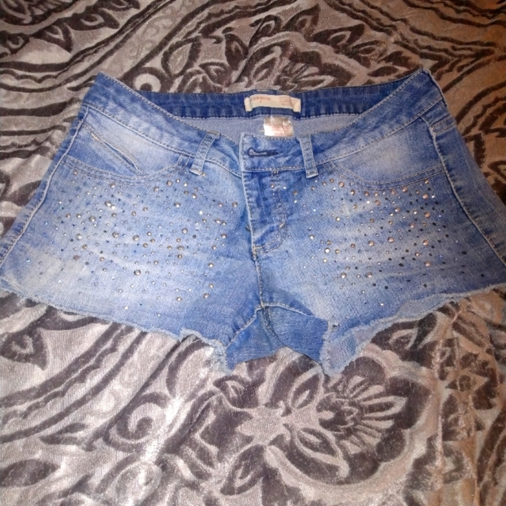 No Boundaries shorts size 7
